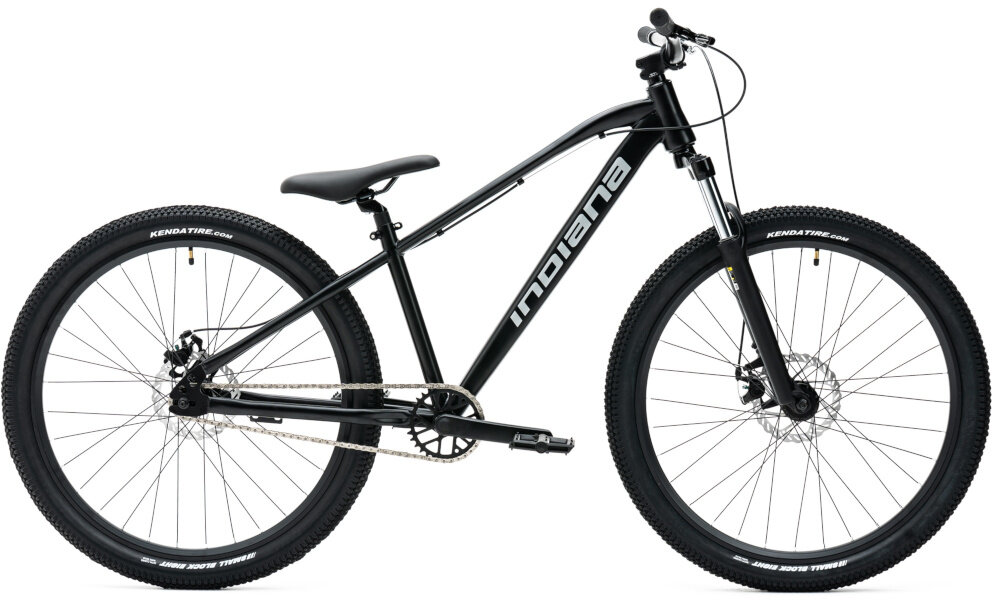 Rower górski MTB INDIANA X-Dirt 1.0 M14 26 cali męski Czarny mat rower na białym tle widoczny z boku 14-calowa stalowa rama bardzo dobrze tłumi wibracje bardzo wytrzymała łatwa w naprawie wybór rozmiaru ramy Twój wzrost mierzony w zrelaksowanej pozycji typ roweru dla osób o wzroście od 140 do 190 cm