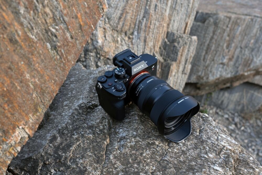 Tamron 16-30 mm f-2.8 Di III VXD G2 kompaktowa budowa waga 450g mobilność filtr 67 mm podróże