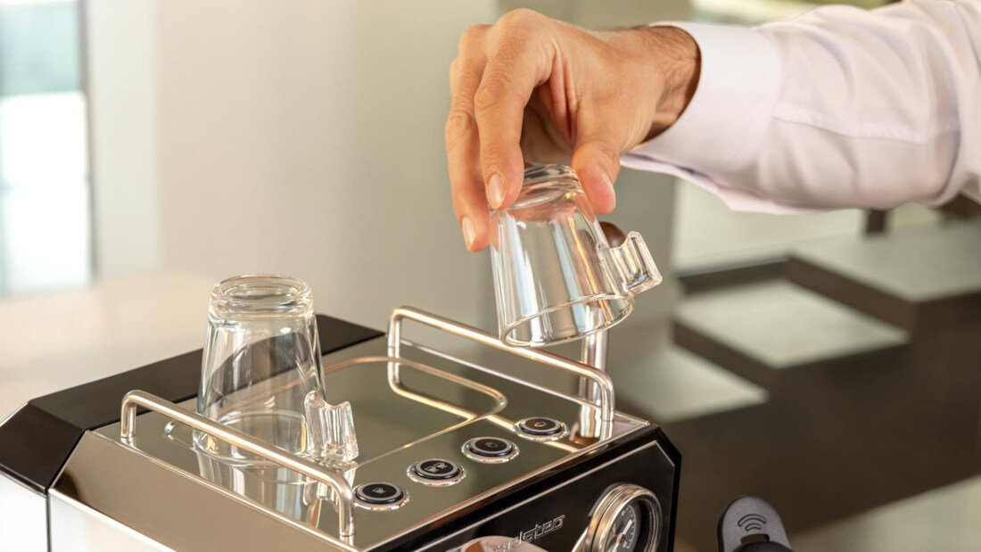 Ekspres CECOTEC Baristeo Intima Ciepło od pierwszego łyk Podgrzewacz filiżaneka kawa pozostaje gorąca i aromatyczna proste rozwiązanie