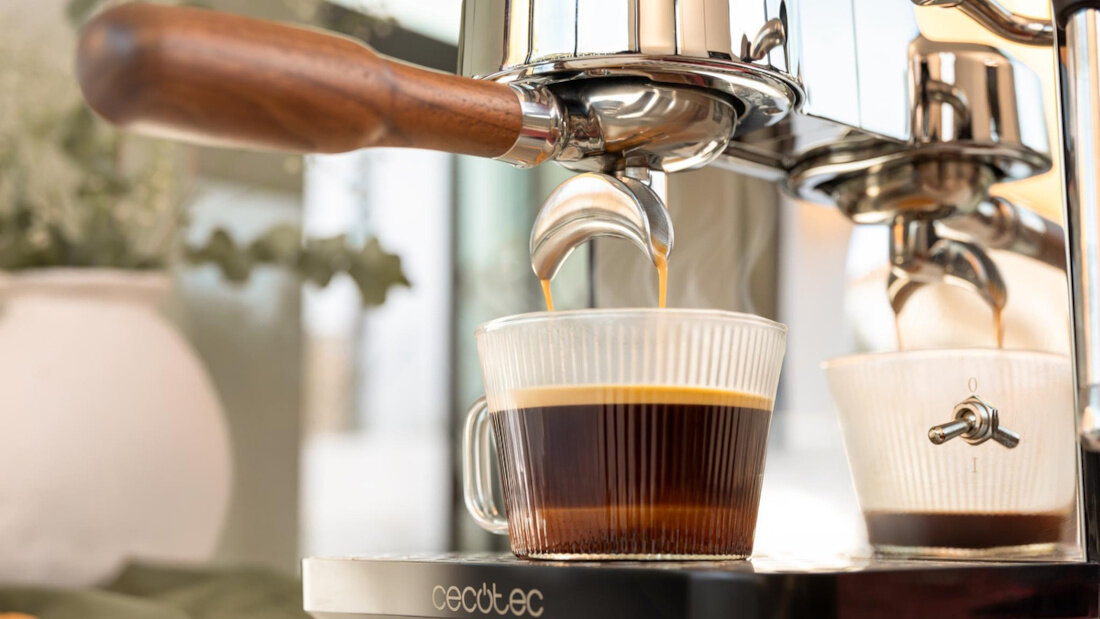 Ekspres CECOTEC Baristeo Intima Stałe ciśnienie Włoska pompa o ciśnieniu 15 barów  intensywność