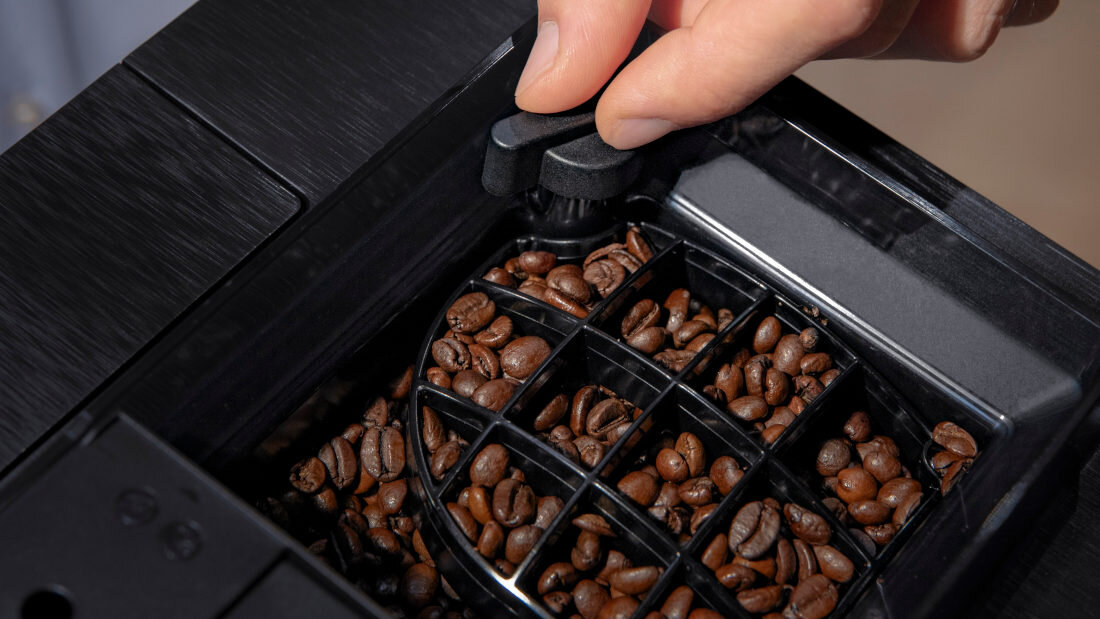 Ekspres CECOTEC Cremmaet Touch OCS Świeżość w każdej filiżance pojemnik kawa pojemność hermetyczne zamknięcie młynek z 9-stopniową regulacją grubości mielenia dostosowanie preferencje