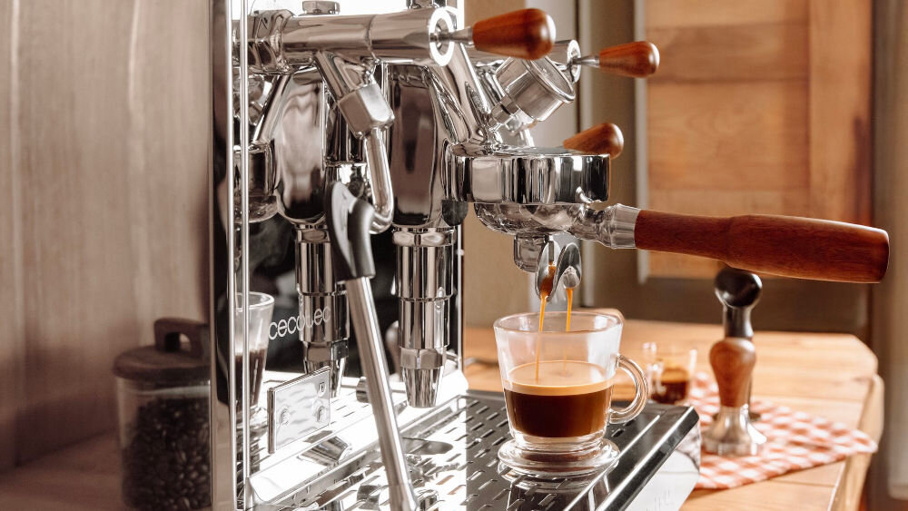 Ekspres CECOTEC Baristeo Iconic preinfuzja crema regulacja równomierne zwilżenie