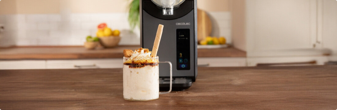 Maszynka do slushy  granitor CECOTEC Twist&Ice 2600 zdjęcie lifestyle Domowe mrożone napoje domowe mrożone napoje i desery  Kompresorowa technologia chłodzenia