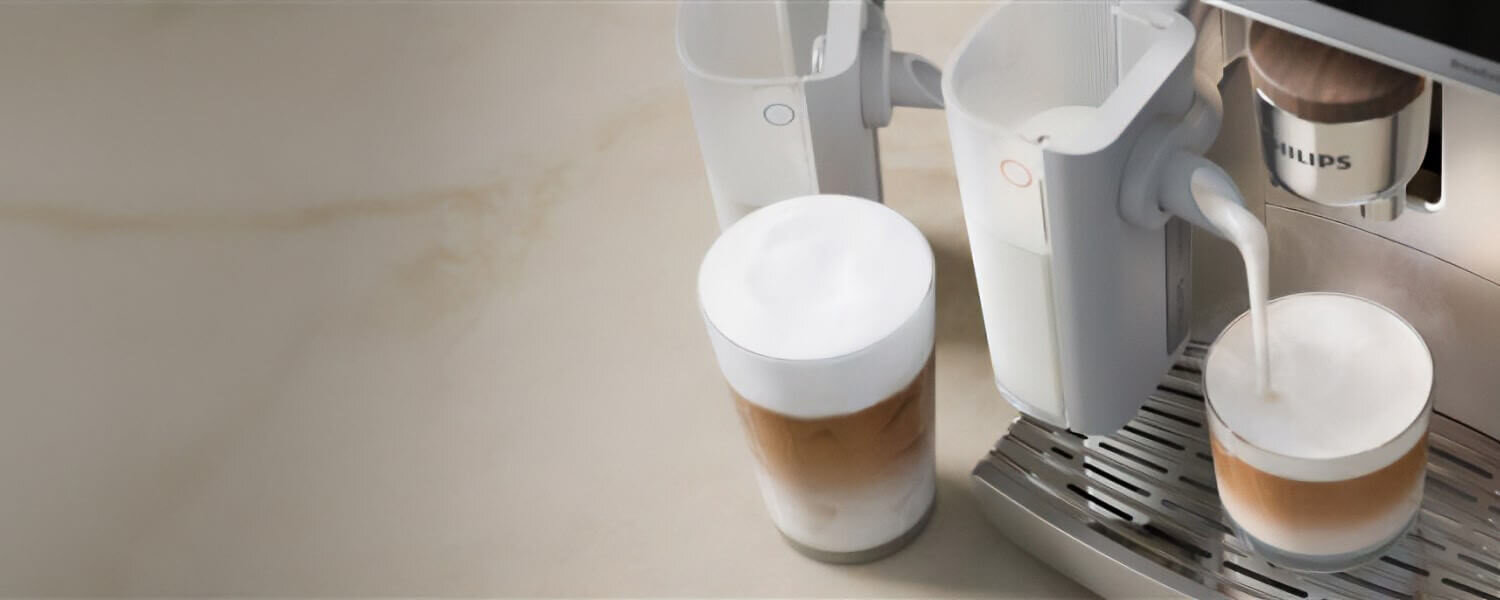 dla kaw gorących masz jedną karafkę, a dla kaw zimnych drugą