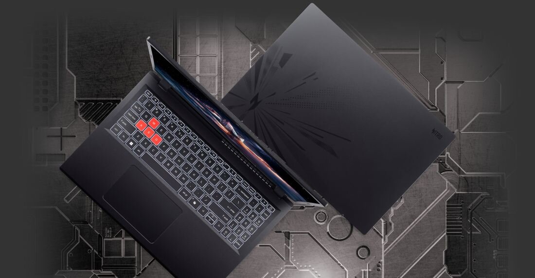 Laptop Dell Latitude z aplikacją Microsoft Copilot wyświetlającą kolorową abstrakcyjną tapetę z niebiesko-zielonymi spiralami i panelem AI po prawej stronie  - AI w Microsoft 365 