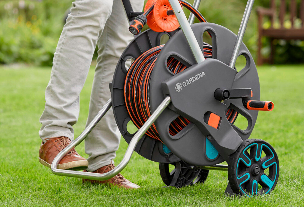 Wózek na wąż GARDENA CleverRoll L Easy Zestaw 18522-20 system Kick&Stand podporka o specjalnym ksztalcie wozek nie bedzie sie poruszal