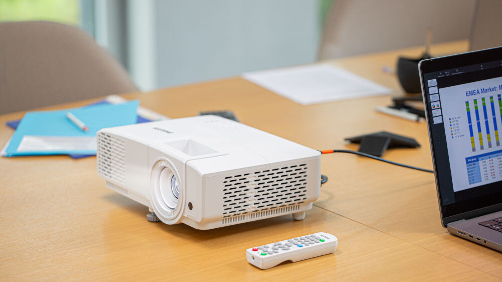 Projektor PHILIPS ProPix 850 Full HD duży obraz 150 cali do prezentacji i filmów, projektor stojący na biurku z pilotem