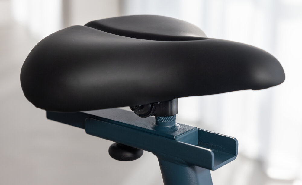 Rower magnetyczny KETTLER Hoi Ride Granatowy ergonomiczna konstrukcja regulowane siodelko 10-stopniowa regulacja system Quick Adjust jeden ruch blyskawiczne dopasowanie