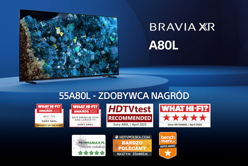 Obraz przedstawia telewizor z wyświetlanym kolorowym obrazem, obok którego widnieje napis \'BRAVIA XR A80L\'. Poniżej znajdują się różne logotypy i teksty, w tym \'55A80L - ZDOBYWCA NAGRÓD\' oraz oznaczenia nagród i rekomendacji, takie jak \'WHAT HI-FI? AWARDS 2023\' i \'HDTVtest RECOMMENDED\'.
