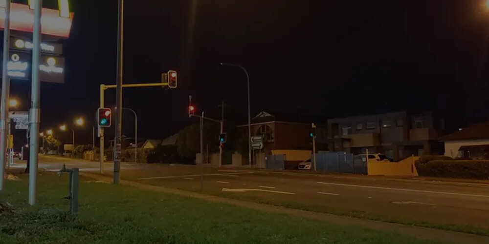 Kamera IMOU Cruiser Dual 8MP cztery tryby nocnego widzenia tryb Smart Mode tryb pelnokolorowy Full-color Mode wbudowane reflektory tryb podczerwieni IR Mode algoryt IR tryb wylaczony OFF Mode calkowita dezaktywacja niezawodnosc monitoringu