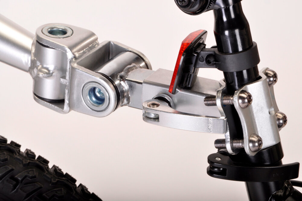 Przyczepka rowerowa WEERIDE Co-Pilot Srebrny opatentowany system Quick Release System szybki montaz i demontaz