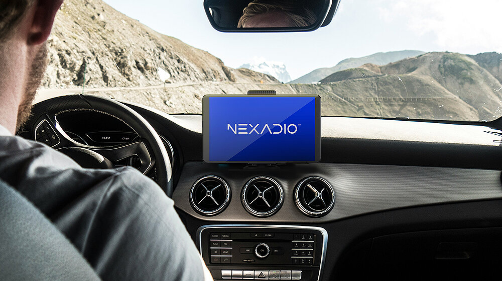 Stacja multimedialna do samochodu Nexadio CC100 CarPlay Android Auto