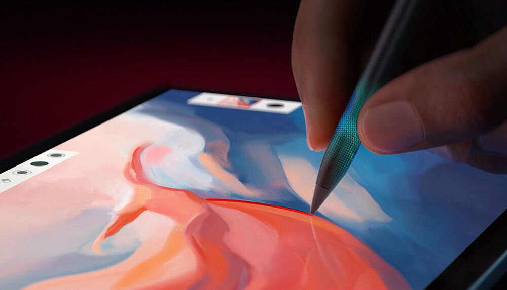 Tablet LENOVO Yoga Tab Plus TB520FU 12.7 16/512 GB Wi-Fi Niebieski + Rysik + Klawiatura zliżenie na końcówkę rysika i zaczęty rysunek na tablecie