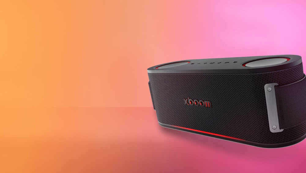 Głośnik mobilny LG Bounce potężne brzmienie i energia dźwięku, głośnik po skosie na kolorowym tle