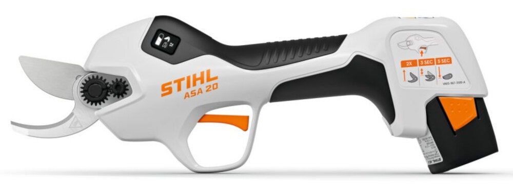Sekator akumulatorowy STIHL ASA 20 sekator na białym tle widoczny z boku do użytku w warunkach domowych na polach uprawnych w winnicach ostrze o maksymalnej szerokości 25 mm można wygodnie przecinać cienkie i grubsze gałęzie