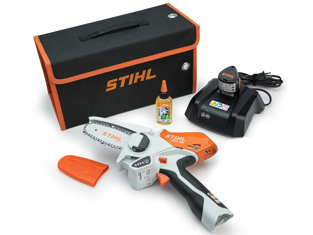 Piła akumulatorowa STIHL GTA 26 zestaw na białym tle w zestawie piła akumulator ładowarka prowadnica łańcuch osłona ostrza olej torba dokumentacja