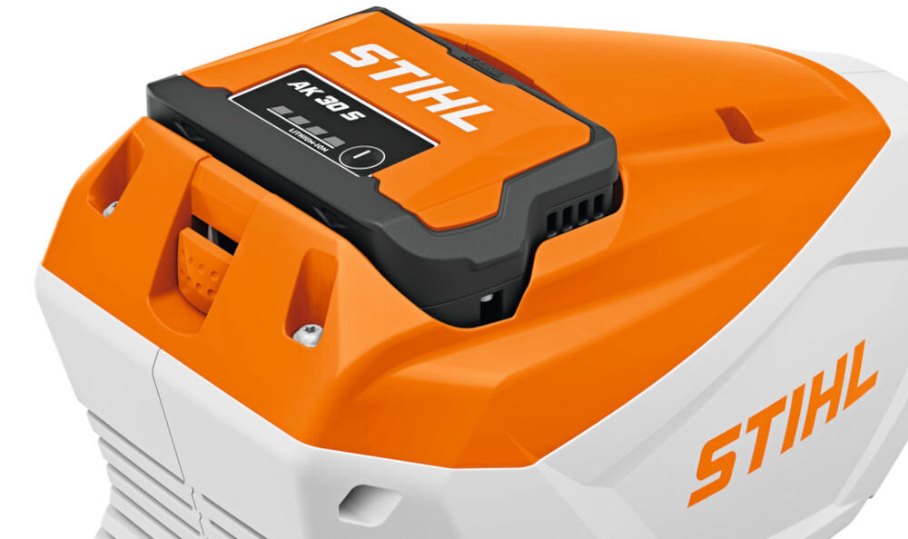 Akumulator STIHL AK 30 S 5Ah 36V, Wskaźnik LED naładowania akumulatora STIHL AK 30 S zamontowanego w urządzeniu, akumulator, kosiarka, nożyce, przycinanie