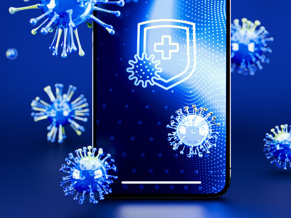 3MK SilverProtection+ do 400% Wielowarstwowa konstrukcja z podkładem antyuderzeniowym upadków i drobnych uderzeń - telefon z folią na niebieskim tle