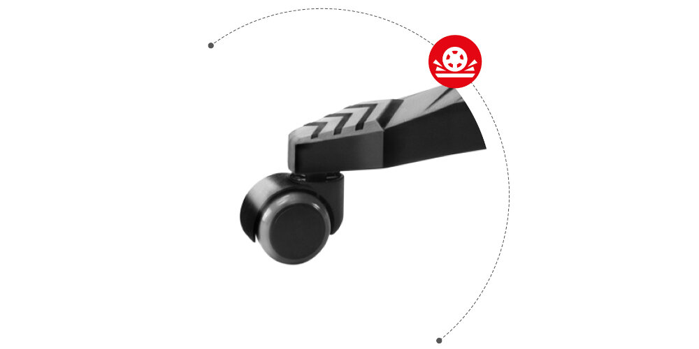 Obraz przedstawia czarne kółko fotela z widocznym wzorem strzałek na ramieniu. W prawym górnym rogu znajduje się czerwone kółko z białym symbolem koła zębatego.