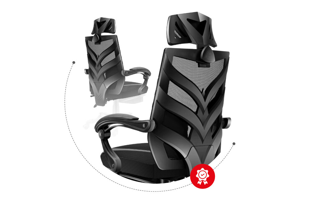 Obraz przedstawia czarny fotel biurowy z siatkowym oparciem i regulowanym zagłówkiem. Na dole widoczna jest czerwona ikona z symbolem nagrody.