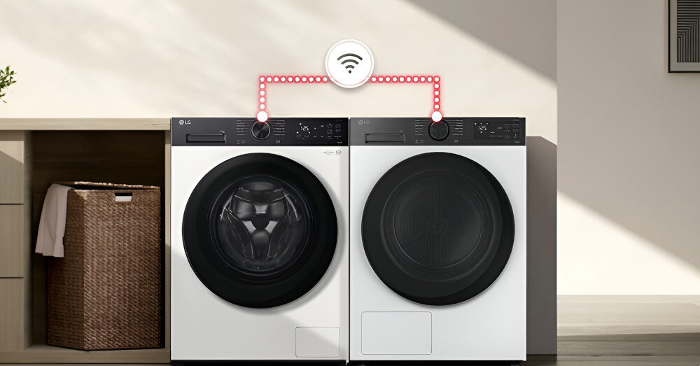 PRALKA LG F4X5509THB Grafika przedstawia pralkę i suszarkę LG ustawione obok siebie, połączone ikoną Wi‑Fi, co symbolizuje ich wzajemną komunikację i inteligentne sterowanie
