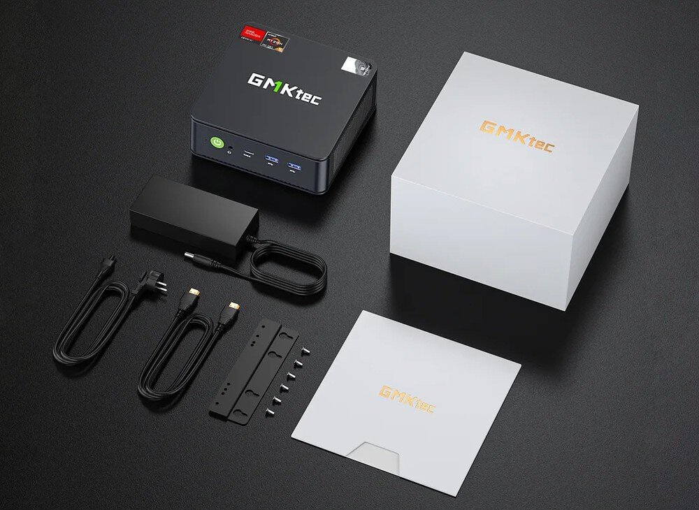 Komputer GMKTEC M6 Zestaw złożony z pudełka, instrukcji, mini komputera, zasilacza, dwóch kabli HDMI, kabla zasilania i uchwytu montażowego z zestawem śrub, zestaw, opakowanie