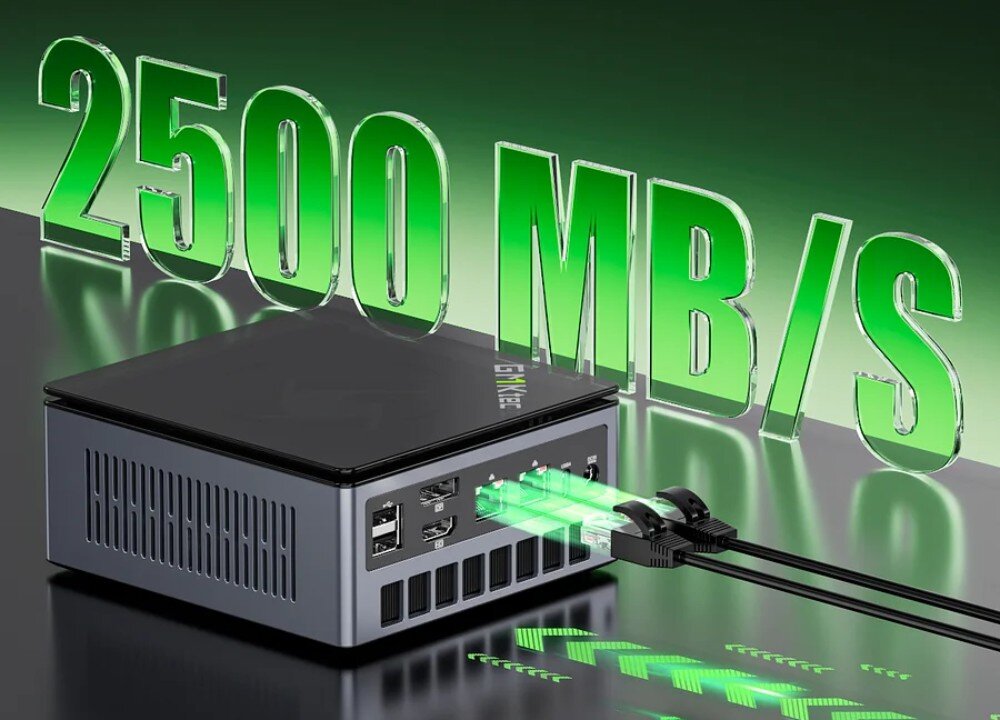 Komputer GMKTEC M7 Komputer mini PC podłączony do dwóch kabli sieciowych, nad nim napis '2500 MB/s' symbolizujący prędkość połączenia 2.5G LAN, łączność, LAN, Wi-Fi, Bluetooth