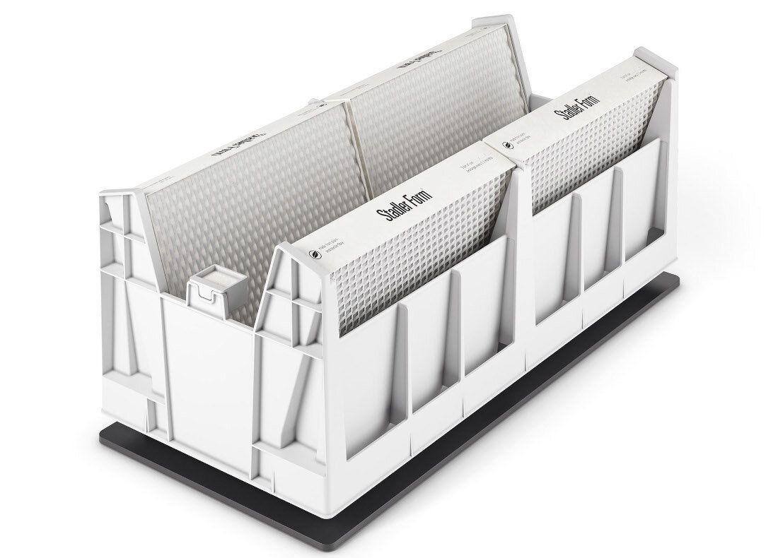 Nawilżacz ewaporacyjny STADLER FORM Noah Pro Biały Praktyczny i higieniczny zbiornik woda pojemność wygodnie uzupełniać  boczny otwór z automatycznym podświetleniem poziomu wody kontrola cztery filtry nawilżacza tabletki higieniczne świeże i zdrowe powietrze