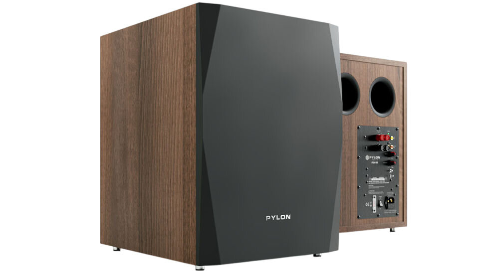 Subwoofer PYLON AUDIO Sapphire Sub obudowa MDF konstrukcja bez rezonansu, subwoofer po skosie od prozdu i od tyłu na białym tle