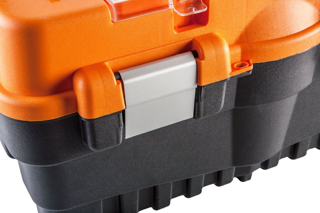 Skrzynka narzędziowa NEO TOOLS 84-105 wytrzymałe tworzywo aluminiowe zapięcia odporność uderzenia
