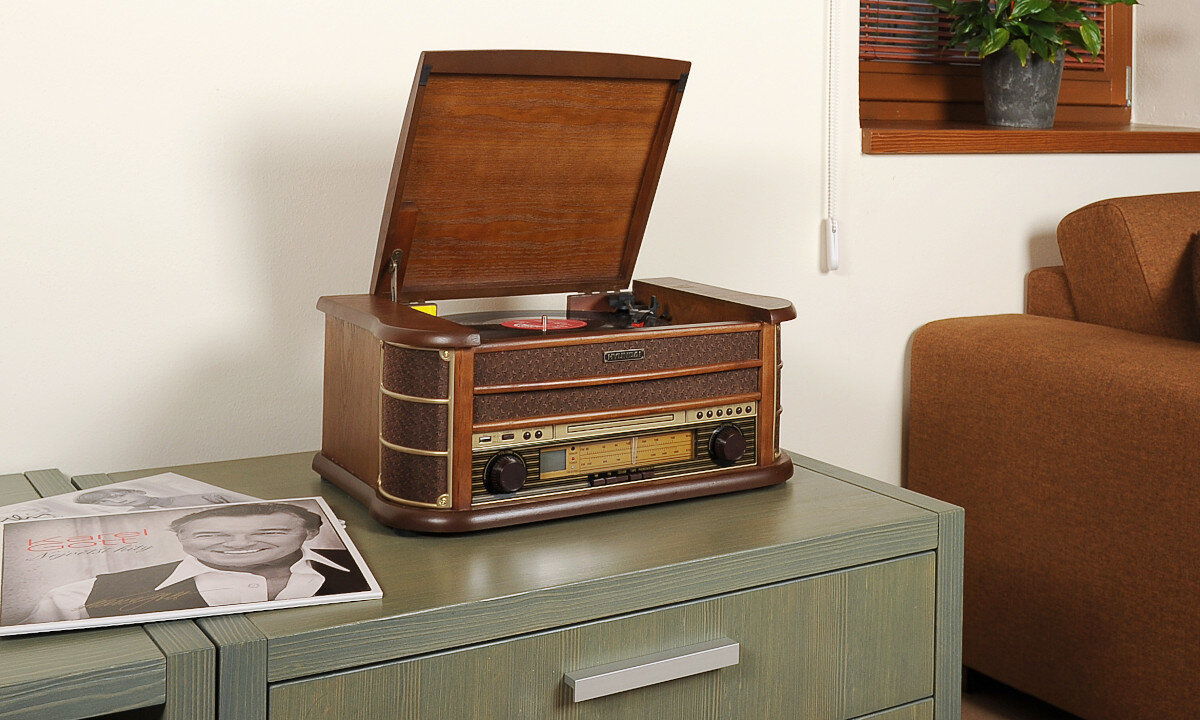 Gramofon HYUNDAI RTC-513RIP Brazowy gramofon z obsluga roznych predkosci