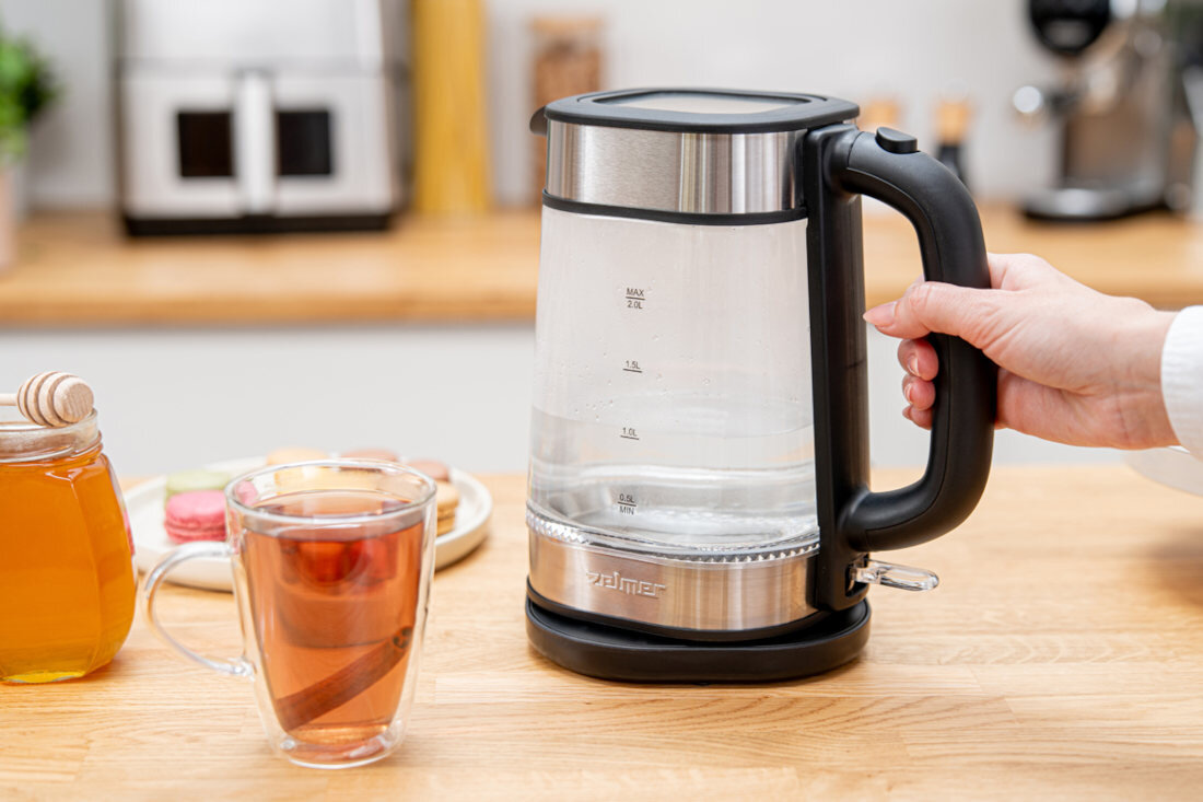 Czajnik ZELMER ZCK8021 Duża moc woda ułatwienie funkcjonowanie wygoda komfort obsługa