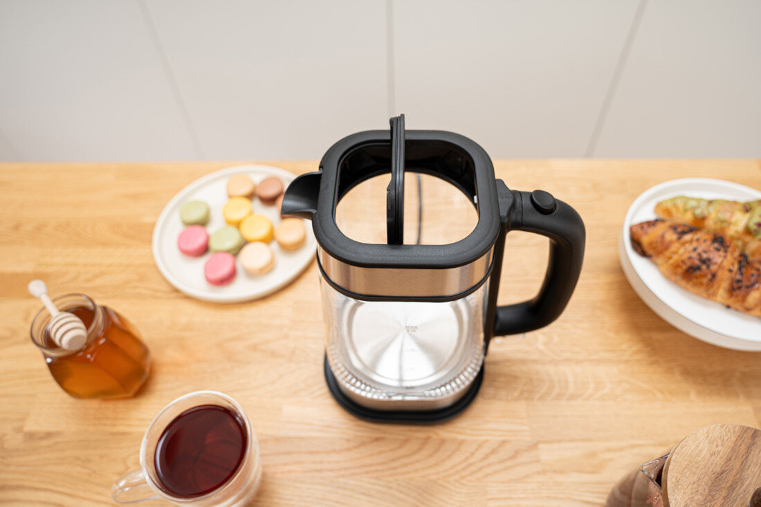 Czajnik ZELMER ZCK8021 Kontroler STRIX działa bezawaryjnie i bezpiecznie Automatyczne wyłączanie ochrona