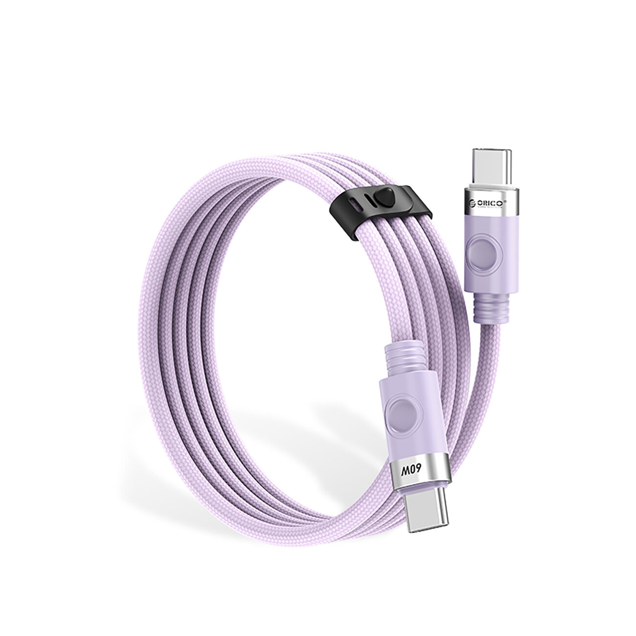 Fioletowy kabel USB-C do USB-C z plecionym oplotem, posiada złącza z metalowymi końcówkami. Na jednym złączu widoczne jest logo \'Orico\' oraz oznaczenie \'M09\'.
