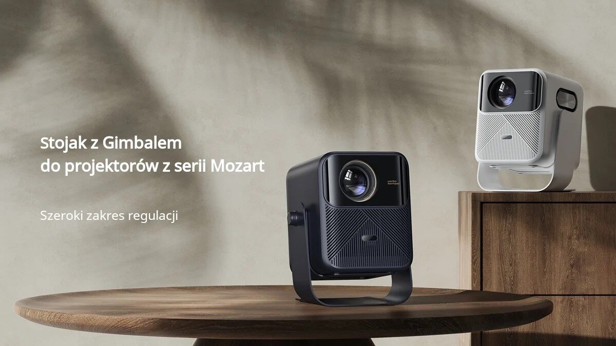 Stojak pod projektor WANBO Mozart Series Gimbal WBBA04 stabilna projekcja elastyczne ustawienie obrazu, dwie wersje projektorów ze stojakami postawionymi w pomieszczeniu