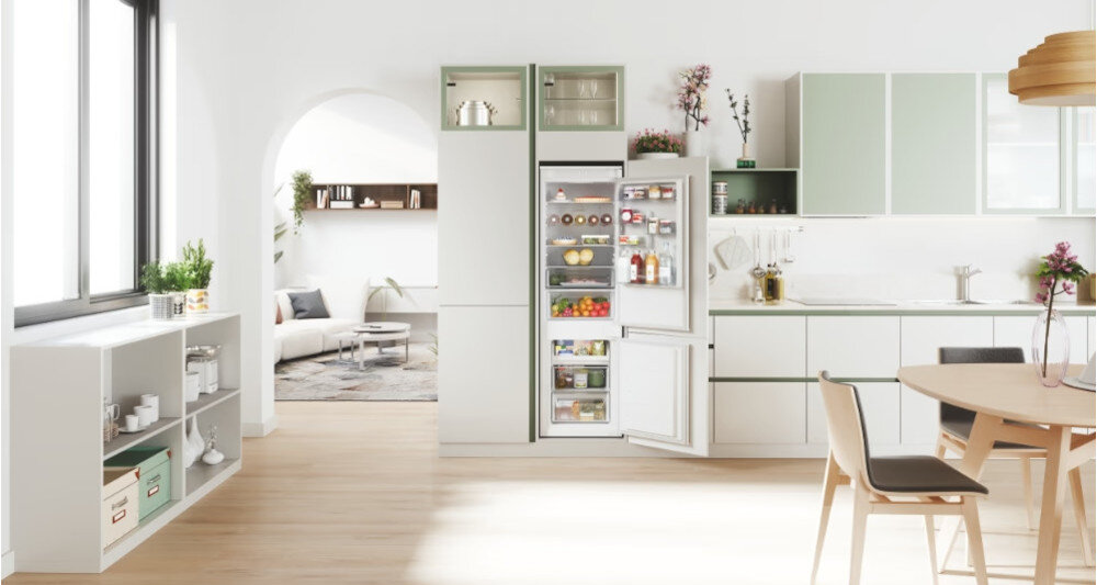 LODÓWKA CANDY CBT5518DW zdalne sterowanie aplikacja hOn elastyczne wnętrze Total No Frost szklane półki szuflada owoce warzywa regulacja wilgotności półka na wino szuflady zamrażarka komory chłodzenia mrożenia