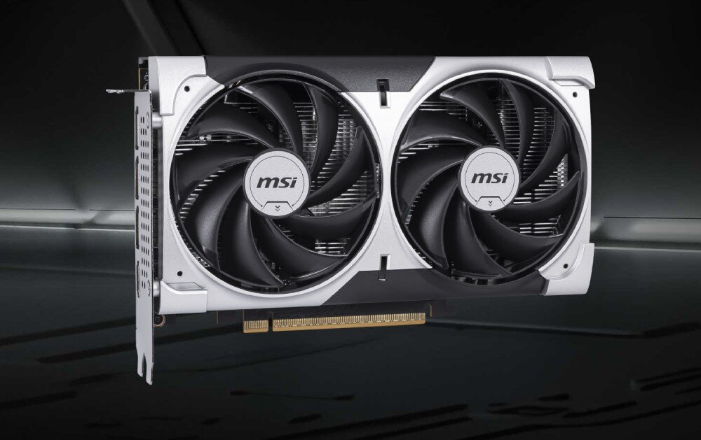 Karta graficzna MSI GeForce RTX 5050 Ventus 2X OC 8GB Karta graficzna zaprezentowana pod kątem na ciemnym tle z widocznymi elementami konstrukcyjnymi radiatora