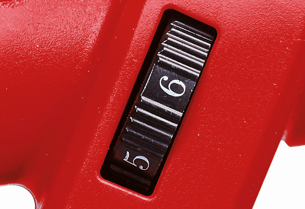 Odkurzacz do liści elektryczny EINHELL GC-EL 3000 E 3433320 zbliżenie na pokrętło do regulacji prędkości elektroniczna regulacja prędkości obrotowej w zakresie 8000-15000 obr/min łatwo dopasować moc do rodzaju zadania obsługa narzędzia staje się bardzo intuicyjna