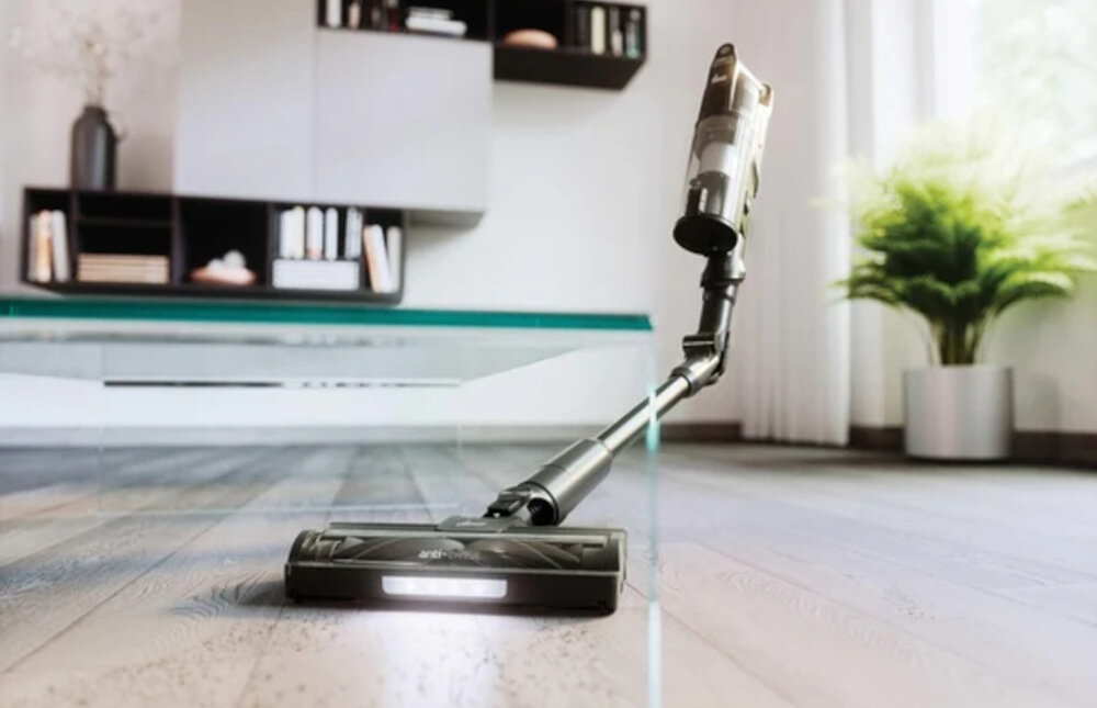 Odkurzacz HOOVER HF1P10HX 011 Widoczność każdego okruszka Uniwersalna elektroszczotka All Floor z podświetleniem LED Doświetlanie zakamarków 