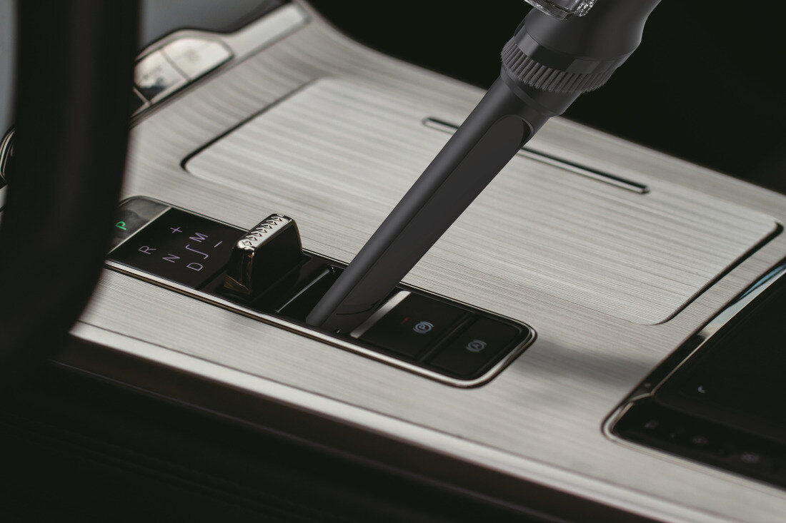 Odkurzacz HOOVER HF1P10HX 011 Precyzyjne czyszczenie detali Zintegrowana szczotka przeciwkurzowa  dysza szczelinowa do narożników, szczelin i mebli