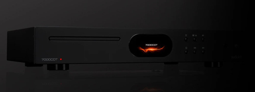 AUDIOLAB 7000 CDT precyzyjny odtwarzacz CD wysokiej jakości, odtwarzacz CD po skosie na czarnym tle