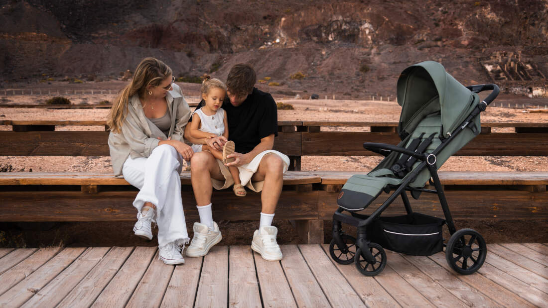 Wózek spacerowy LIONELO Iva Zielony wygląd design tło prezentacja wizualizacja Wygoda każdego dnia spaceru