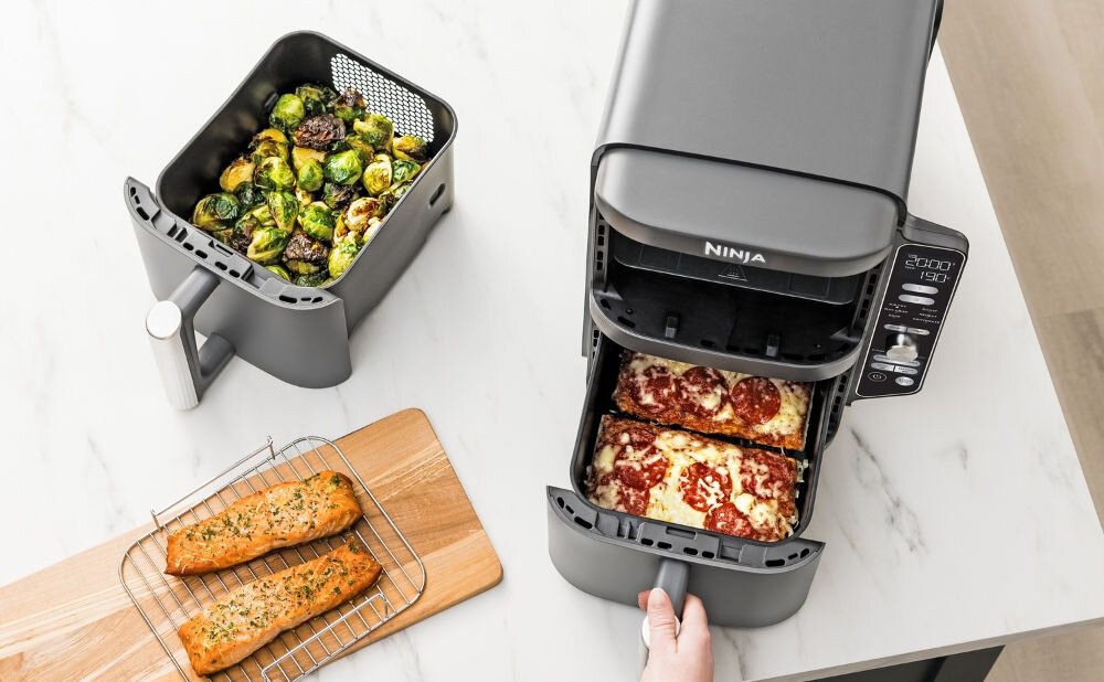 Frytkownica beztłuszczowa NINJA SL400EU Air Fryer z podwójnym koszem smukła dla dużych rodzin na przyjęcia 4,75 litrowe szuflady dla nawet 8 osób wysokość 38,5 cm zmieści się pod szafkami 