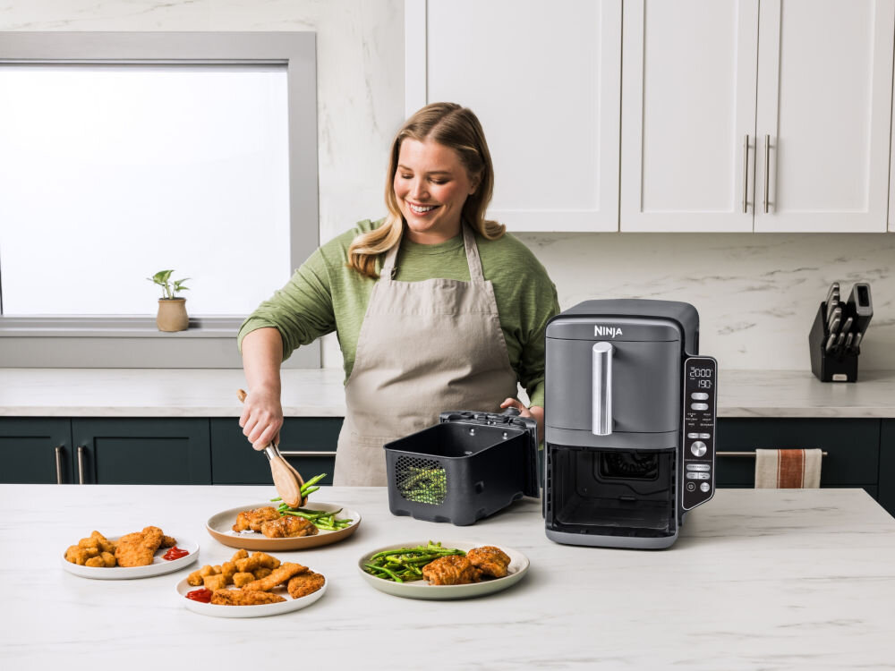 Frytkownica beztłuszczowa NINJA SL400EU Air Fryer z podwójnym koszem 4 poziomy jednocześnie równomiernie chrupiące efekty dołączona półka podwojenie powierzchni 2 poziomy równocześnie idealne upieczenie 