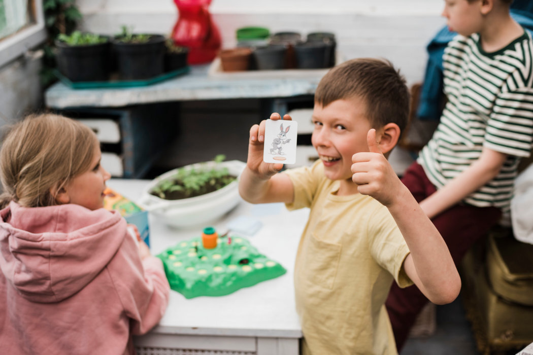 Gra planszowa RAVENSBURGER Lotti Karotti Deluxe 20903 zbawa śmiech radość