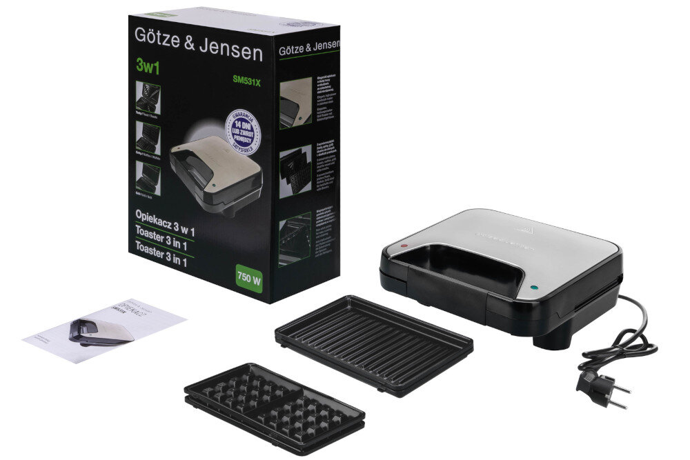 Na obrazie znajduje się opiekacz Götze & Jensen SM531X wraz z wymiennymi płytkami do kanapek, gofrów i grilla. Obok urządzenia widoczne jest opakowanie z napisem \'Opiekacz 3 w 1\' oraz instrukcja obsługi.