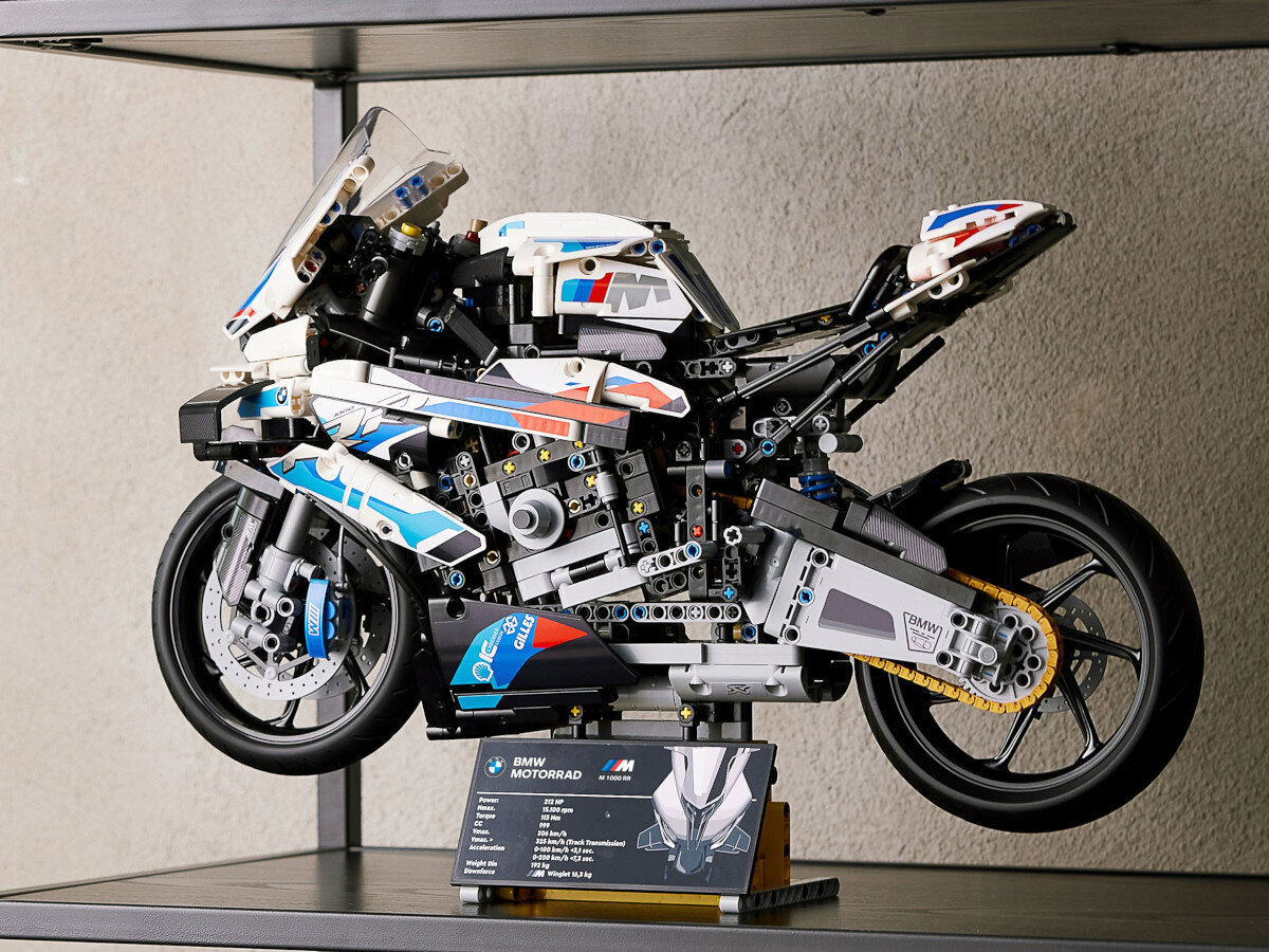 LEGO® Technic BMW M 1000 RR 42130 wyglad