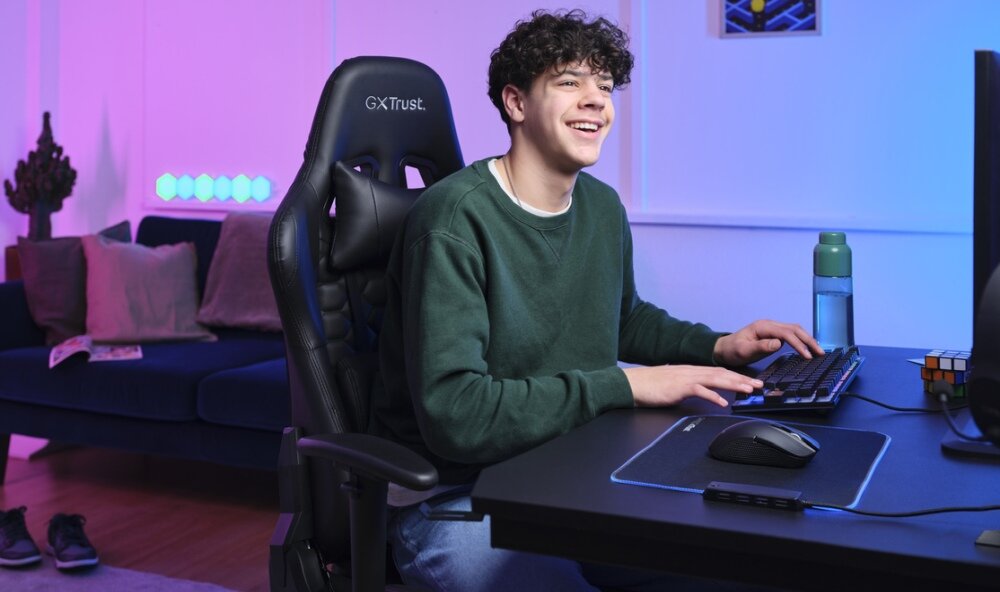 Mysz TRUST GXT 923 YBAR RGB lekkość przewodowa bezprzewodowa podświetlenie działanie konstrukcja przyciski konfiguralne sensor optyczny połączenie rozgrywka komfort