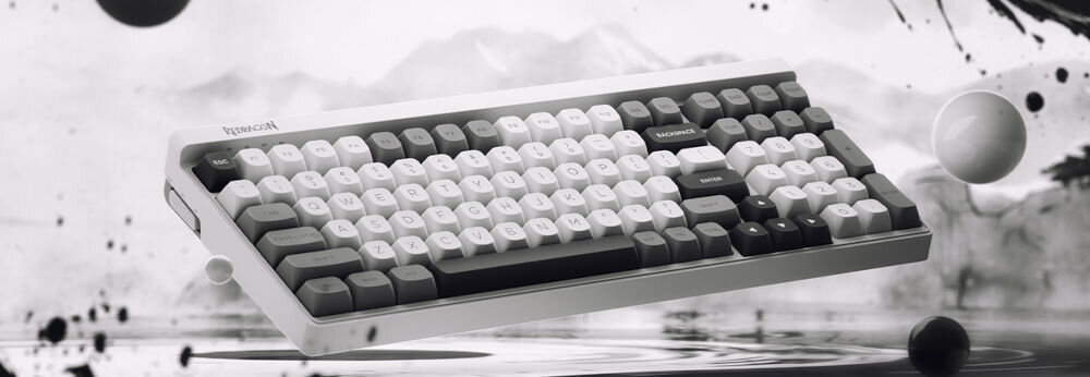 Klawiatura REDRAGON Garen Pro K656WGB-RGB-PRO prezentacja klawiatury od przodu pod kątem na czarno-białym tle z bąbelkami pełnowymiarowa mechaniczna
