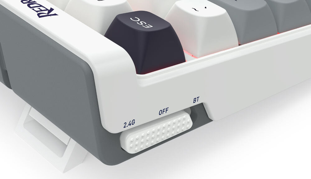 Klawiatura REDRAGON Garen Pro K656WGB-RGB-PRO zbliżenie na przełącznik pomiędzy trybami na białym tle tryby połączenia USB-C 2.4GHz Bluetooth ułatwienie pracy